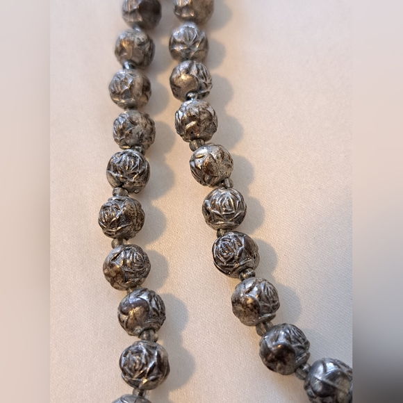 Vintage Necklace 12/31 - Picture 3 of 3